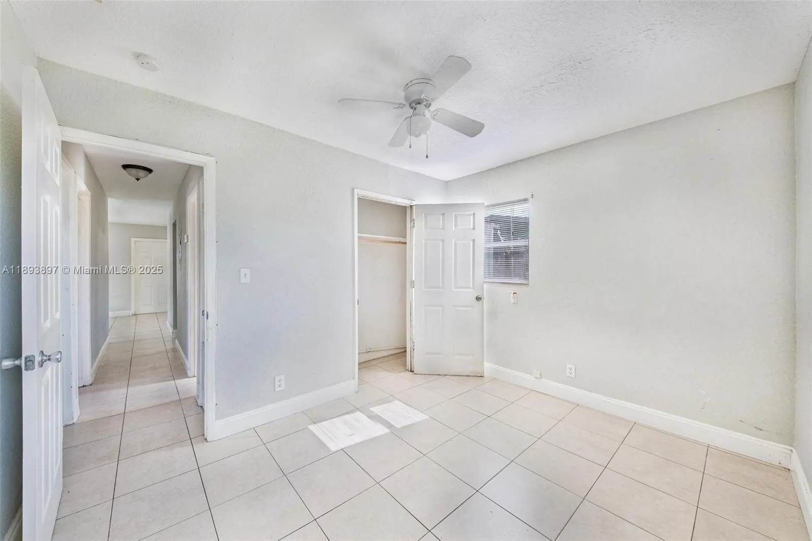 3231 NW 18th Ct