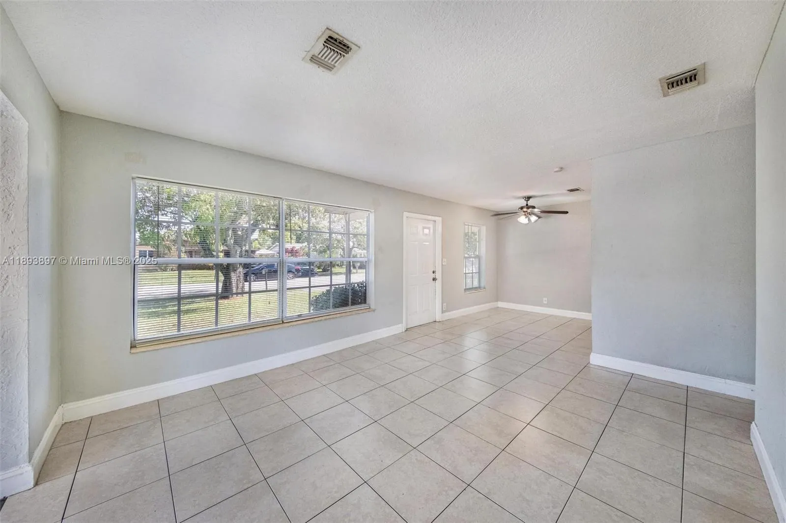 3231 NW 18th Ct