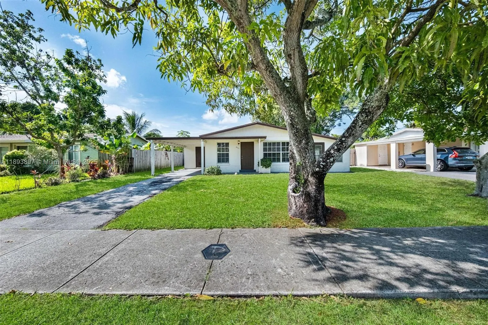 3231 NW 18th Ct