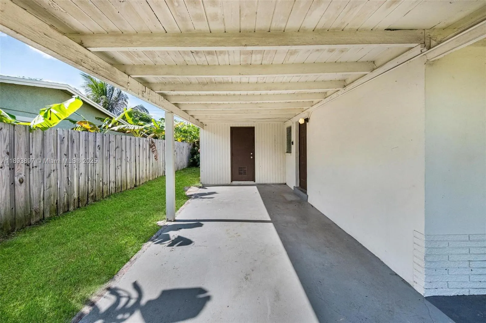 3231 NW 18th Ct