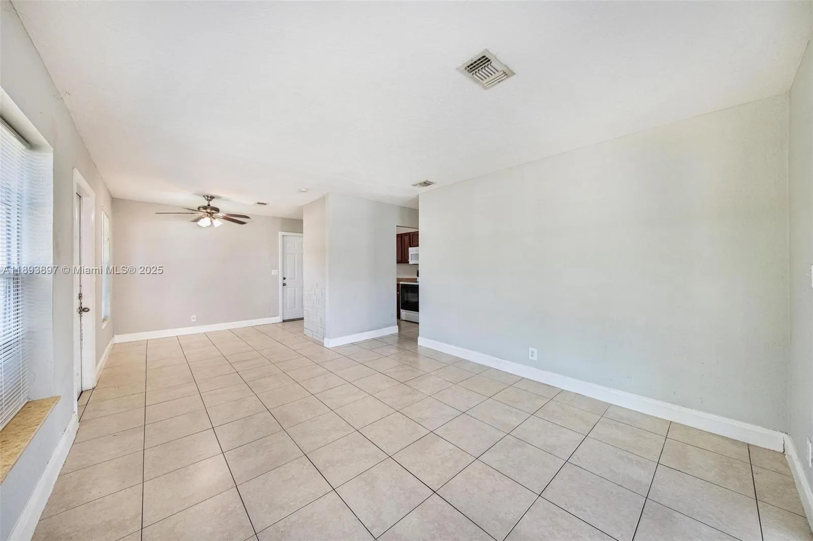 3231 NW 18th Ct