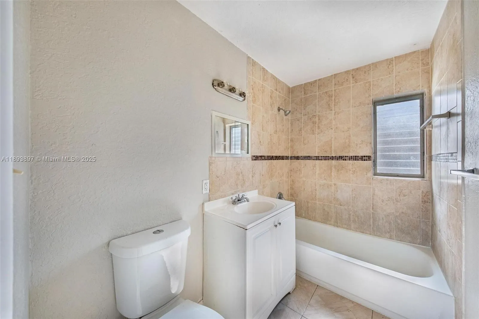 3231 NW 18th Ct