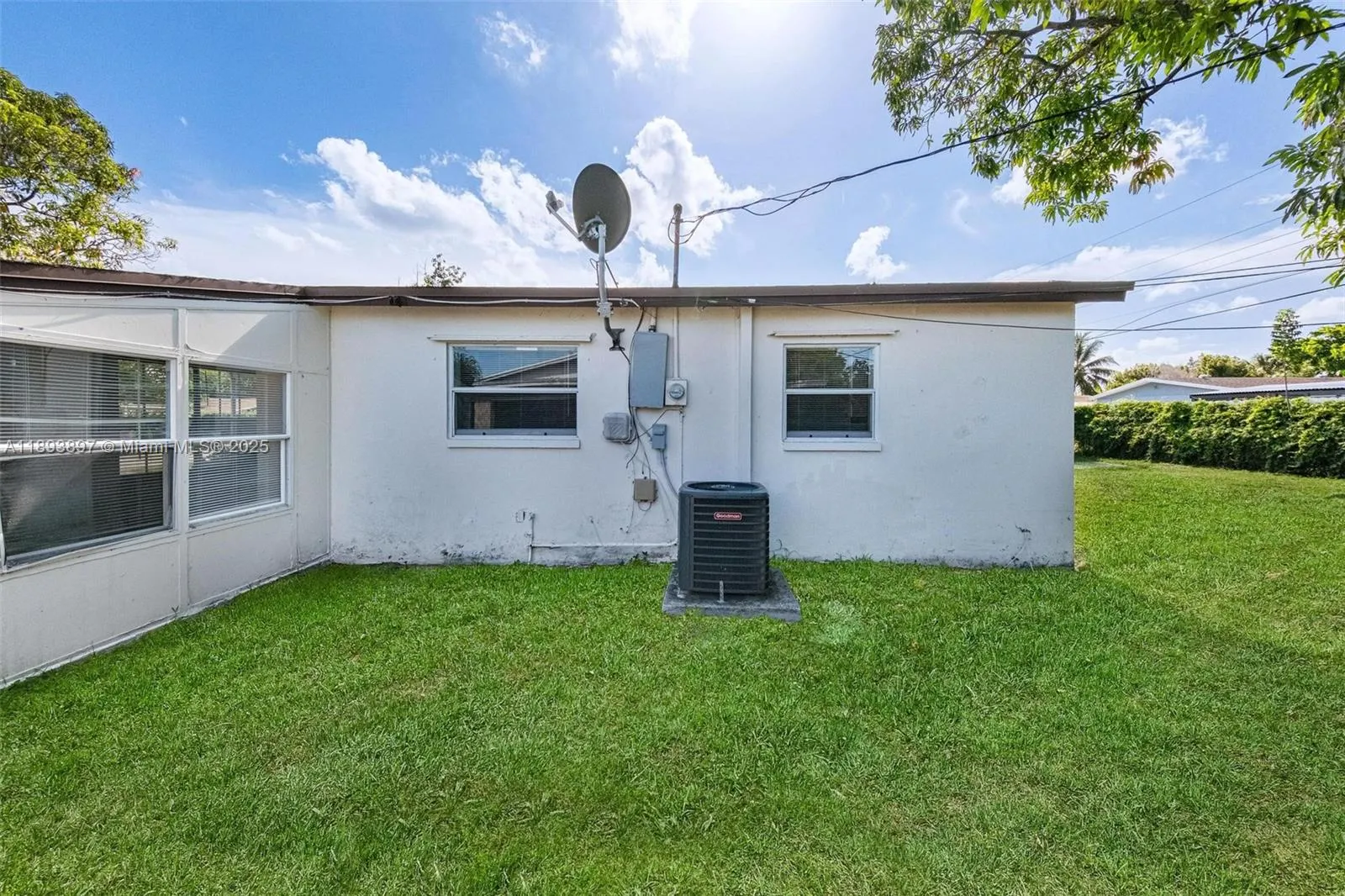 3231 NW 18th Ct