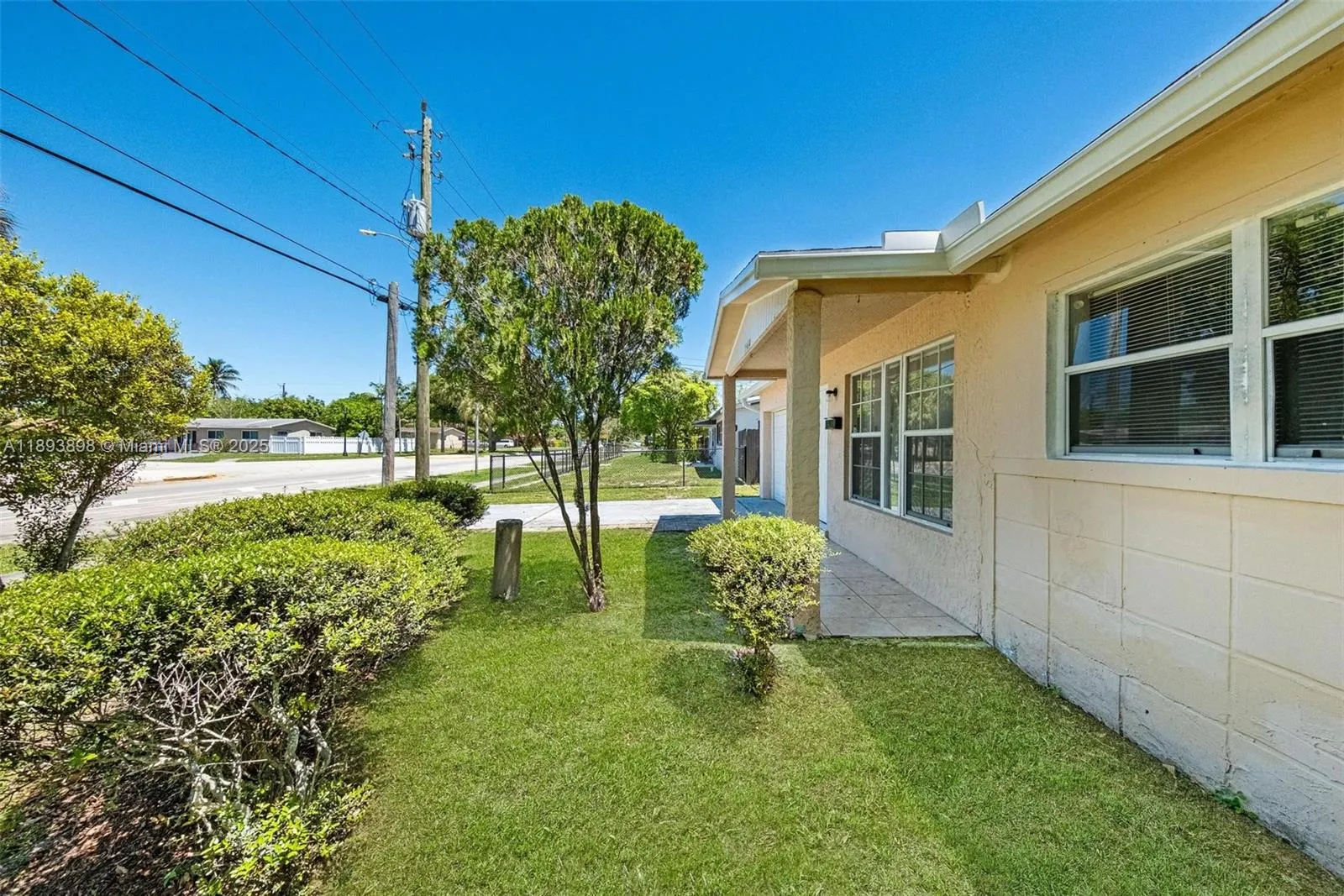 1560 NW Sunset Strip