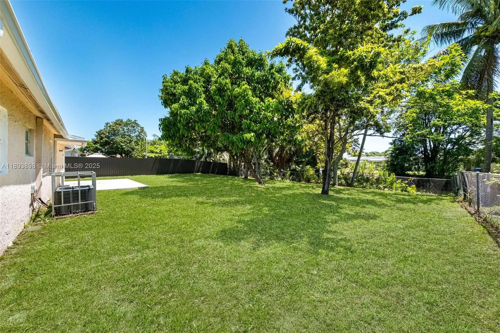 1560 NW Sunset Strip