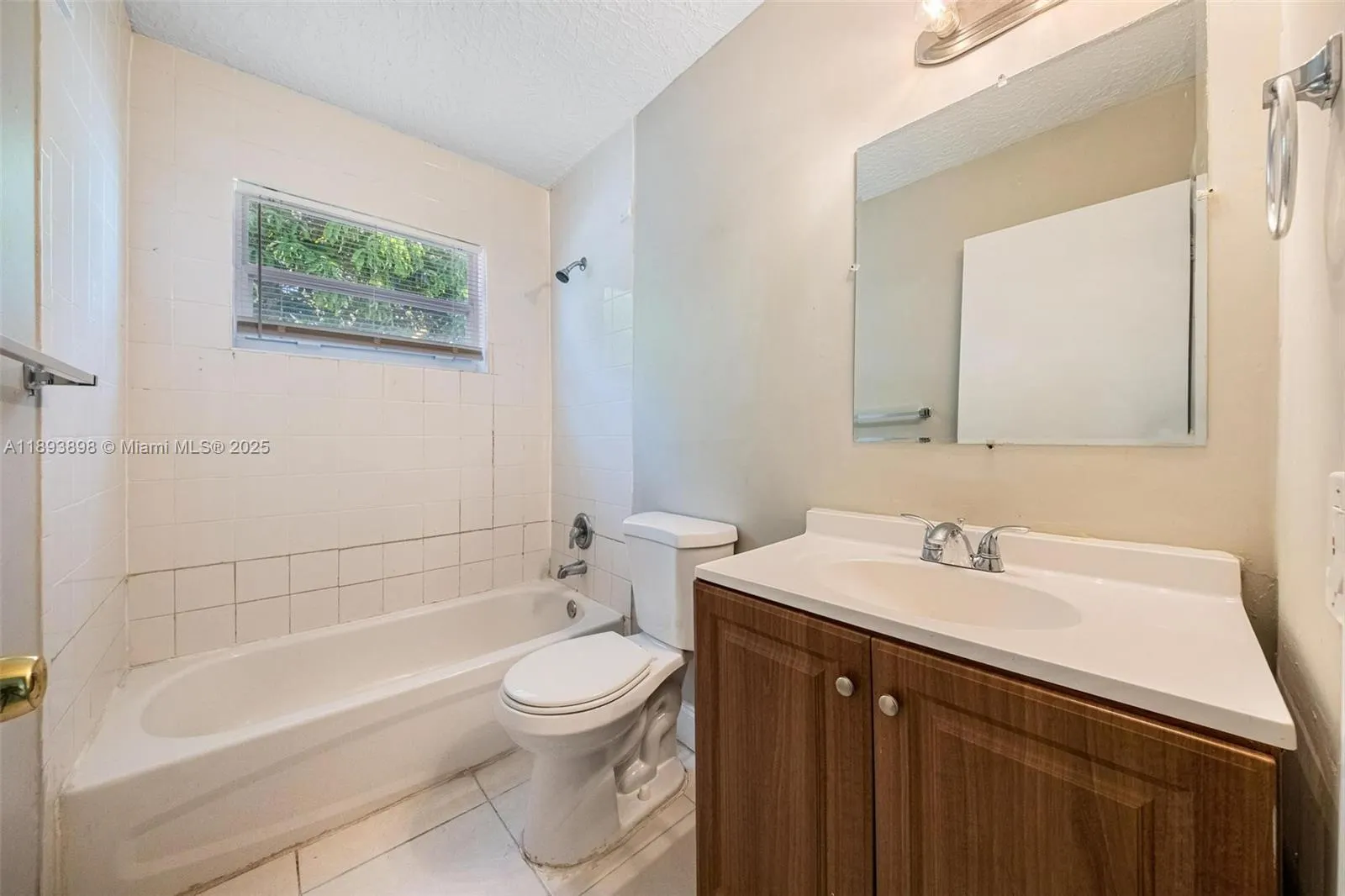1560 NW Sunset Strip
