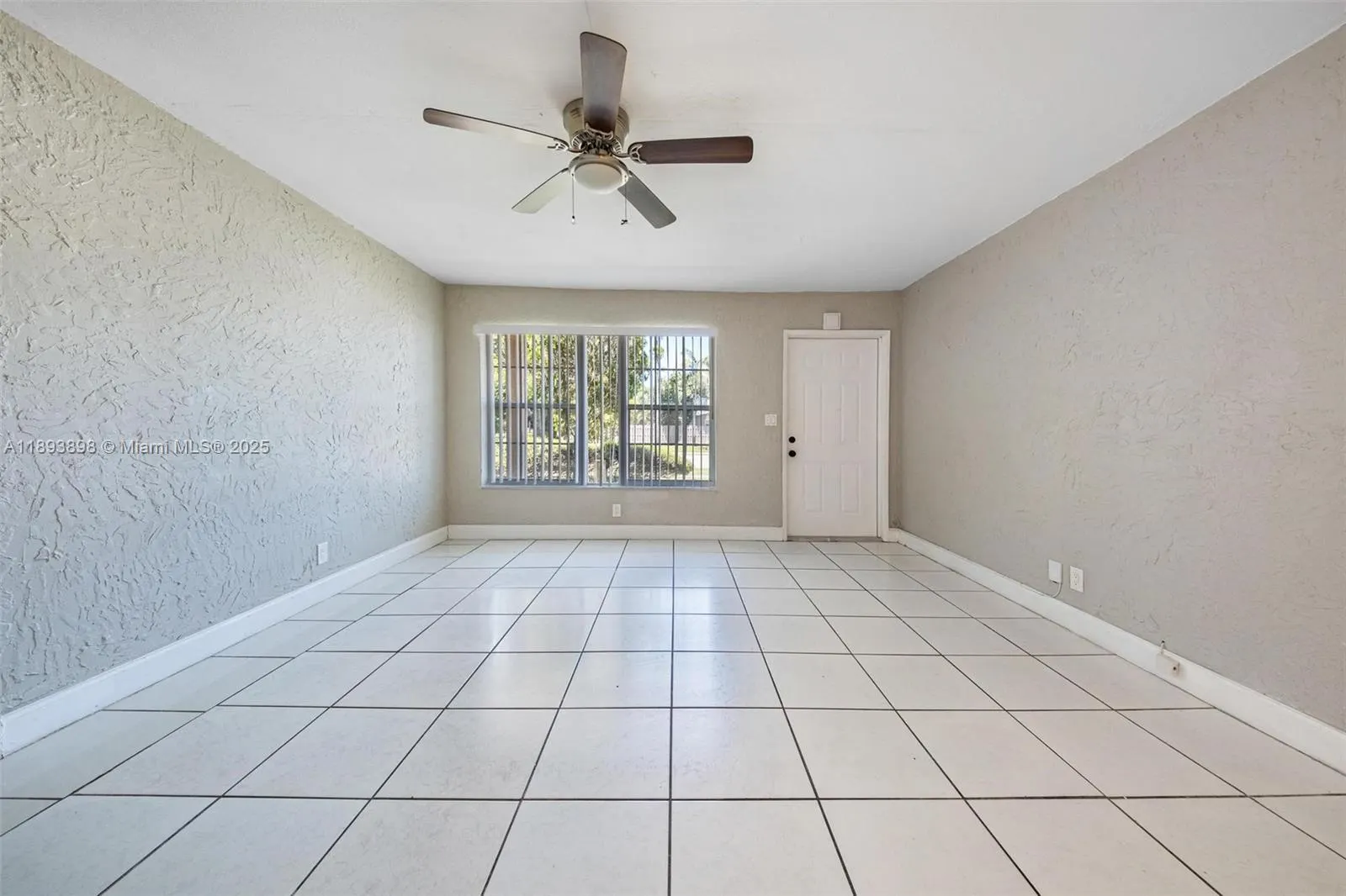 1560 NW Sunset Strip