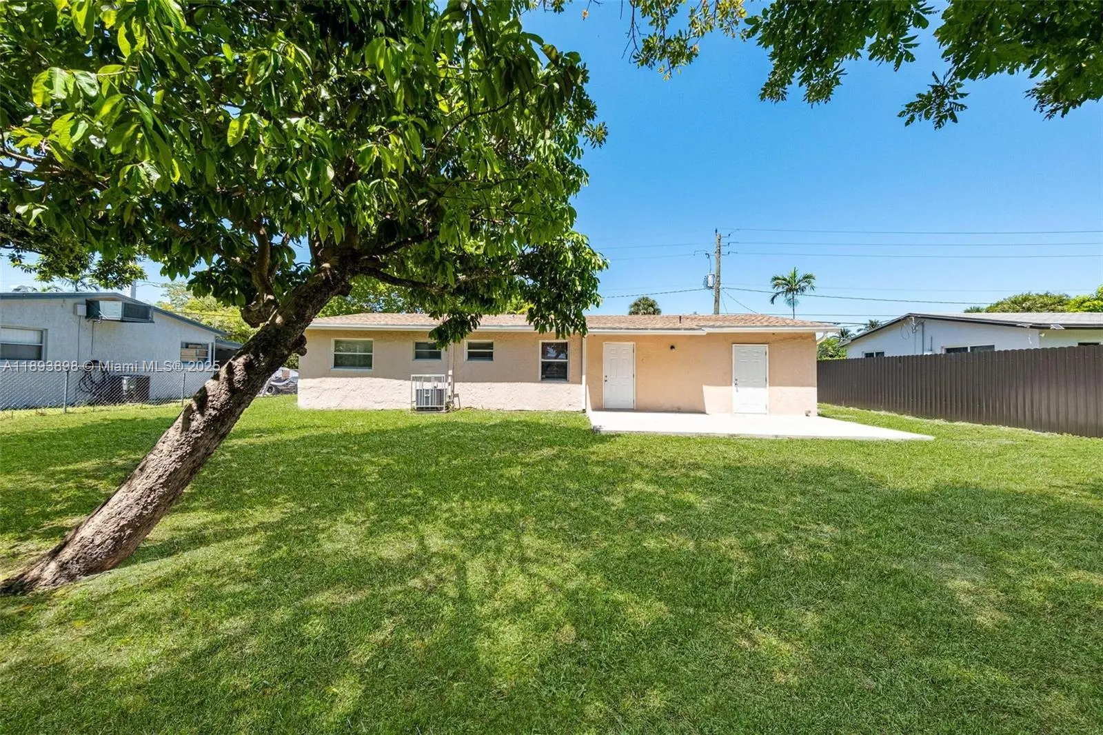 1560 NW Sunset Strip