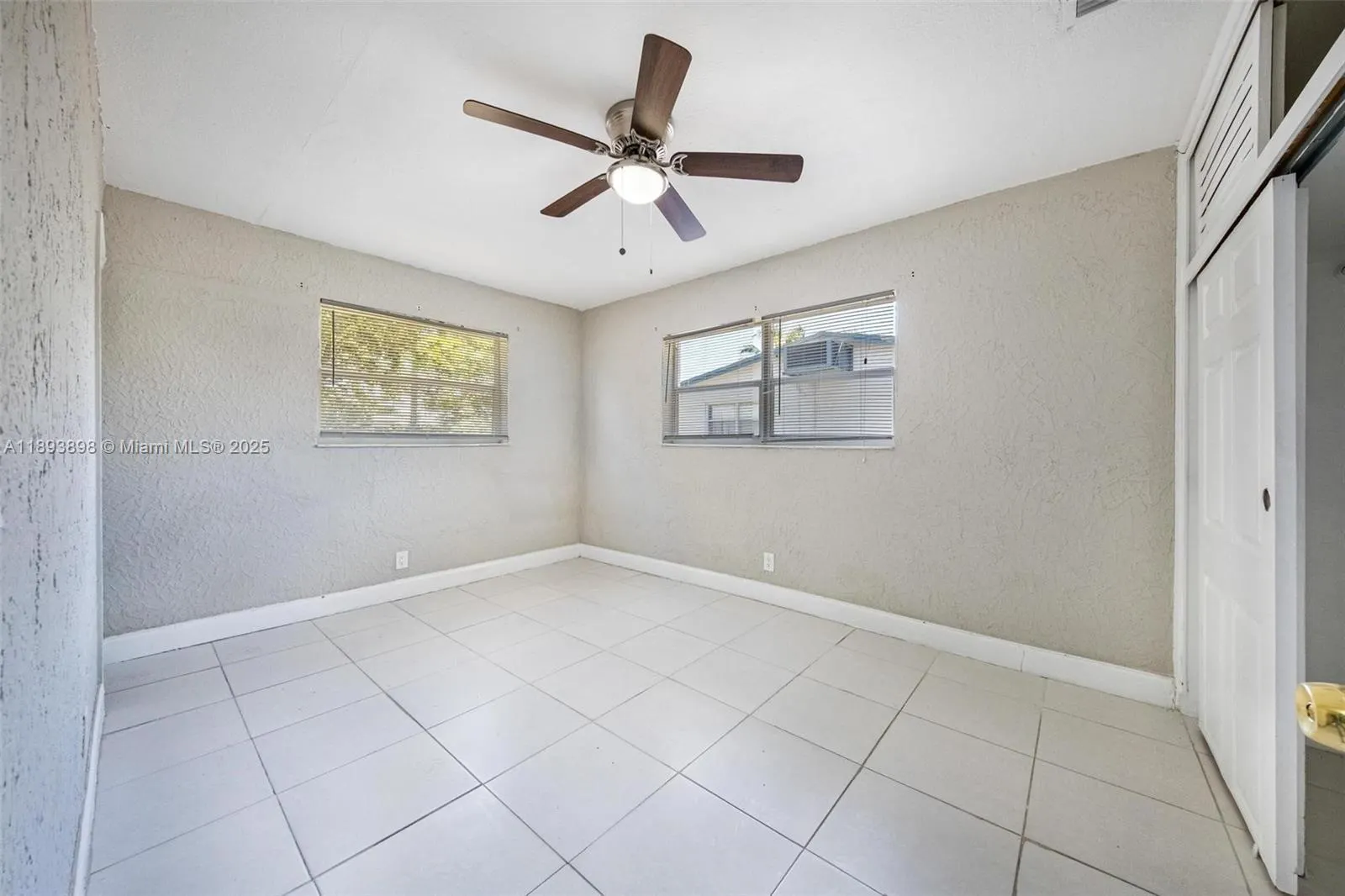 1560 NW Sunset Strip