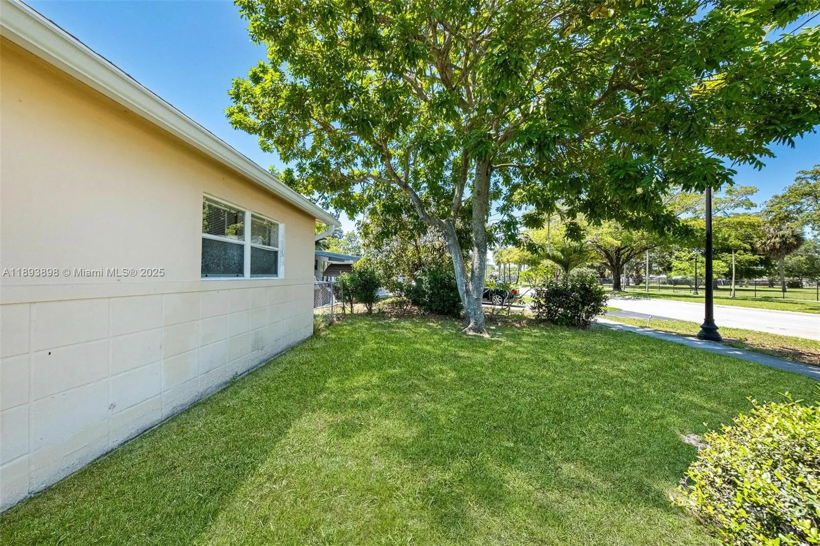 1560 NW Sunset Strip
