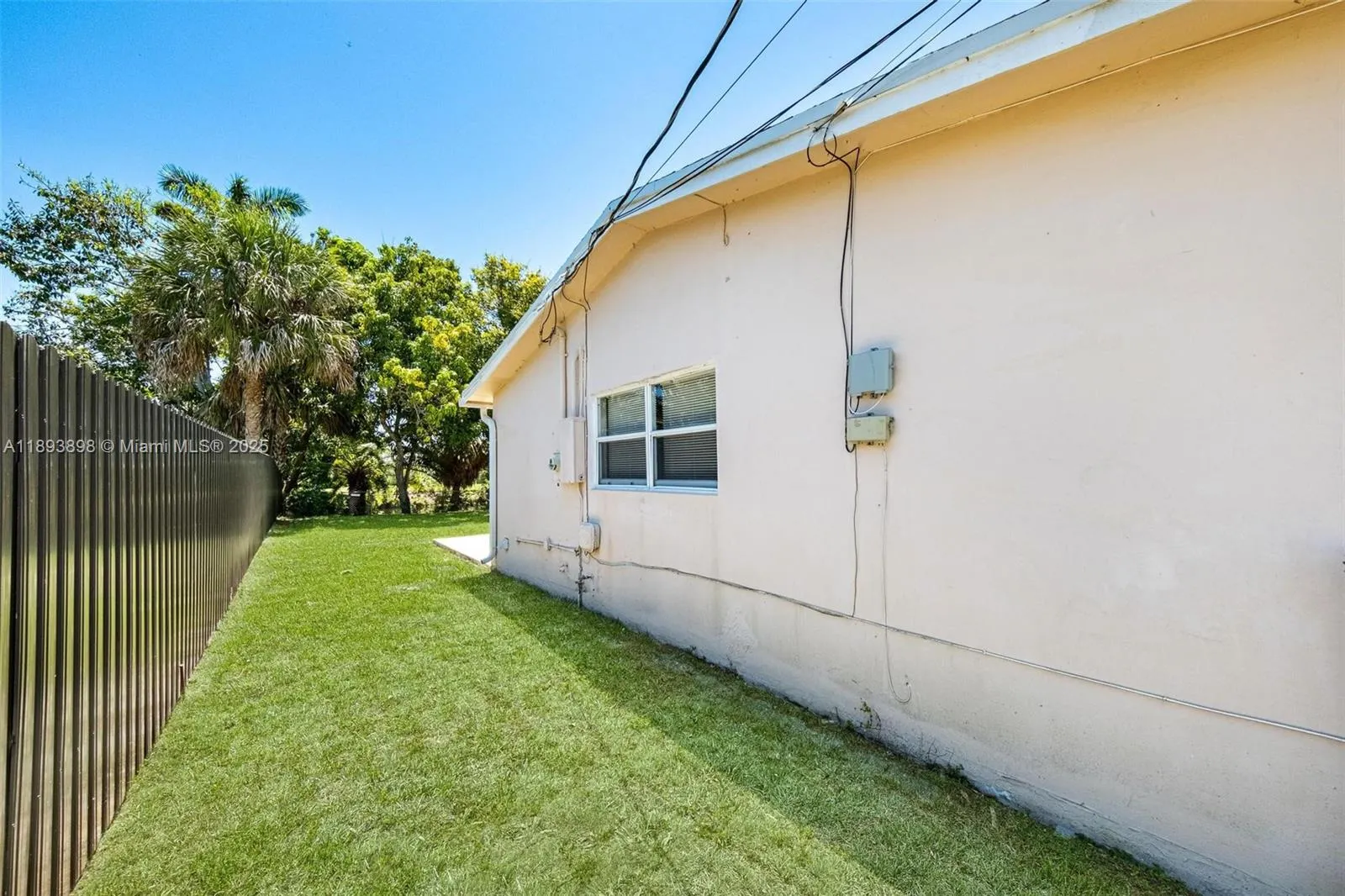 1560 NW Sunset Strip
