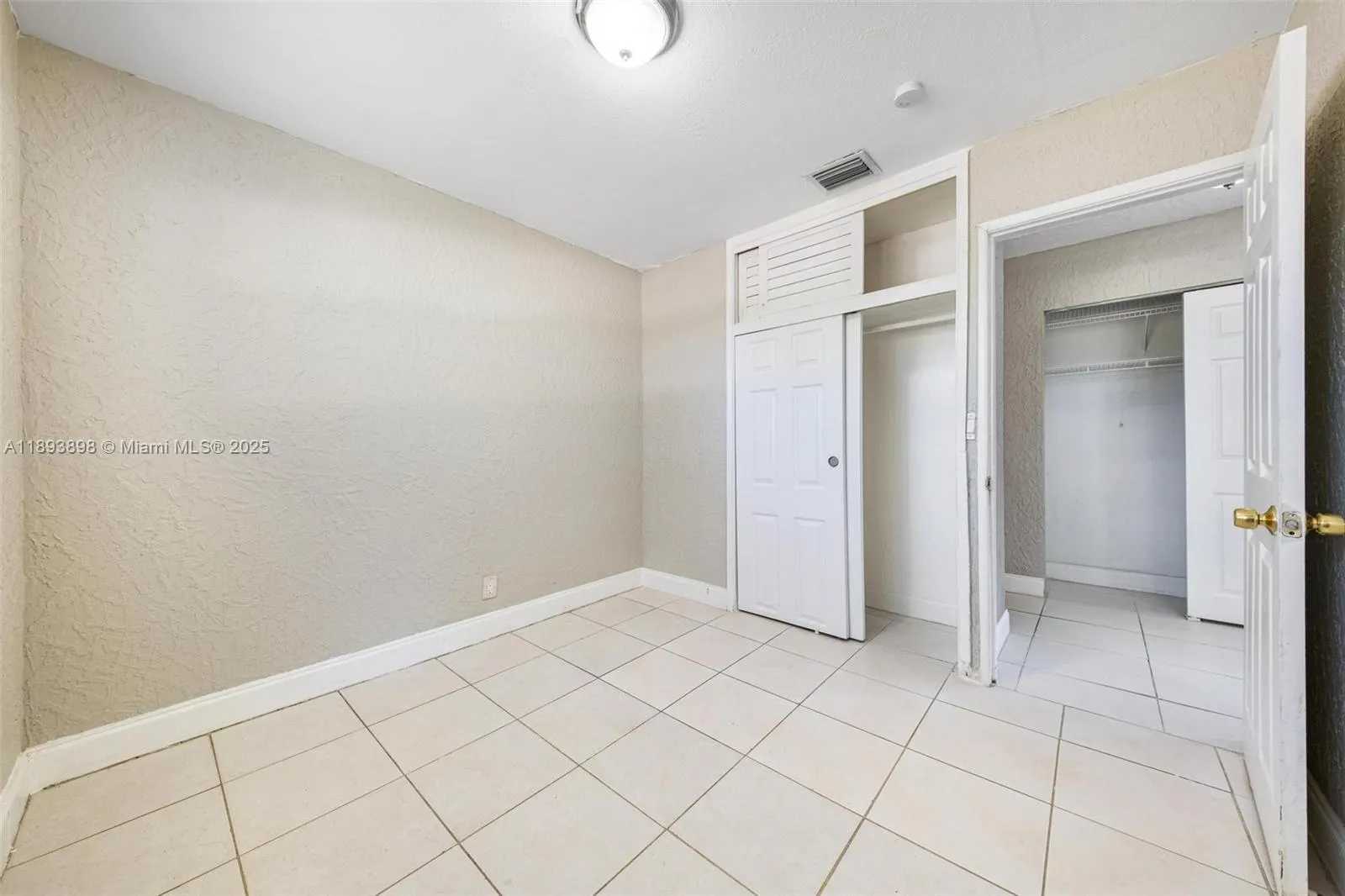 1560 NW Sunset Strip