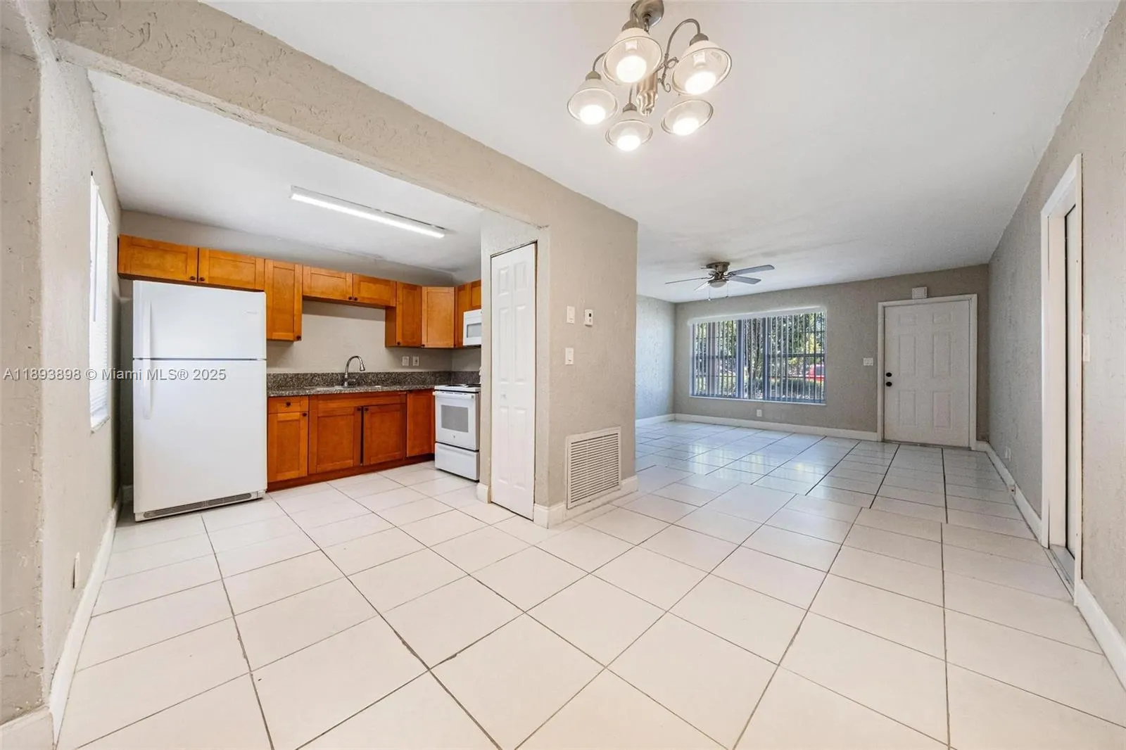 1560 NW Sunset Strip
