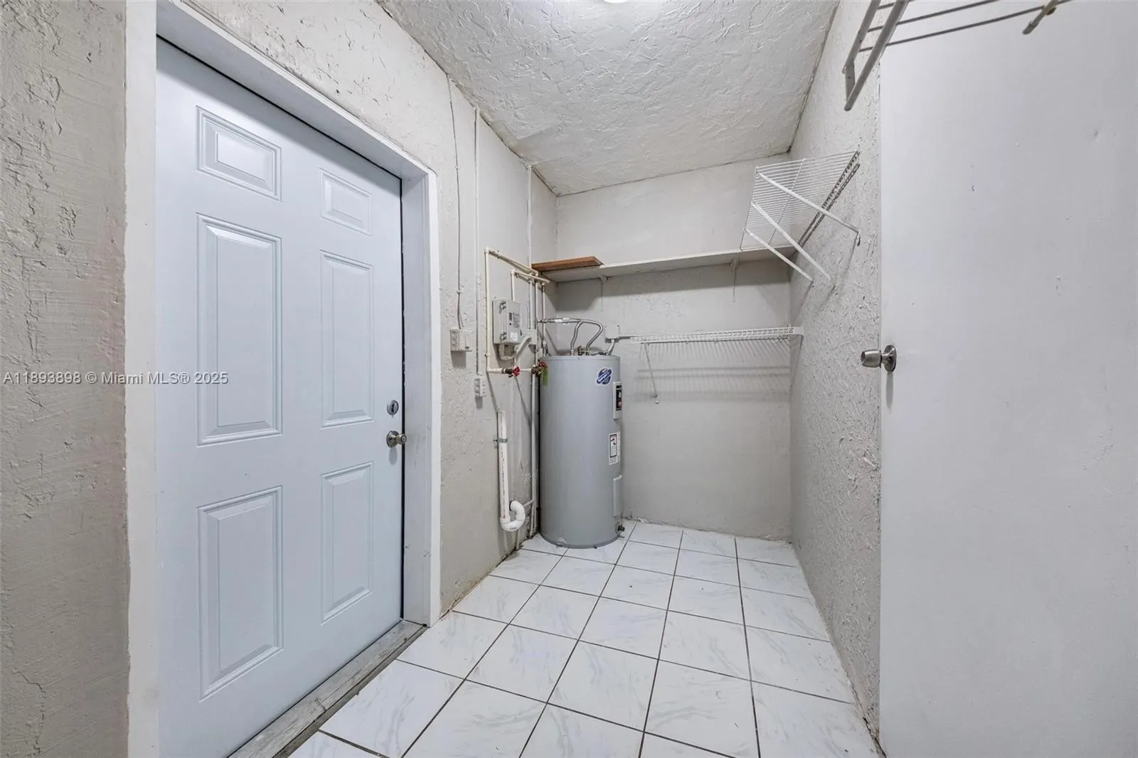 1560 NW Sunset Strip