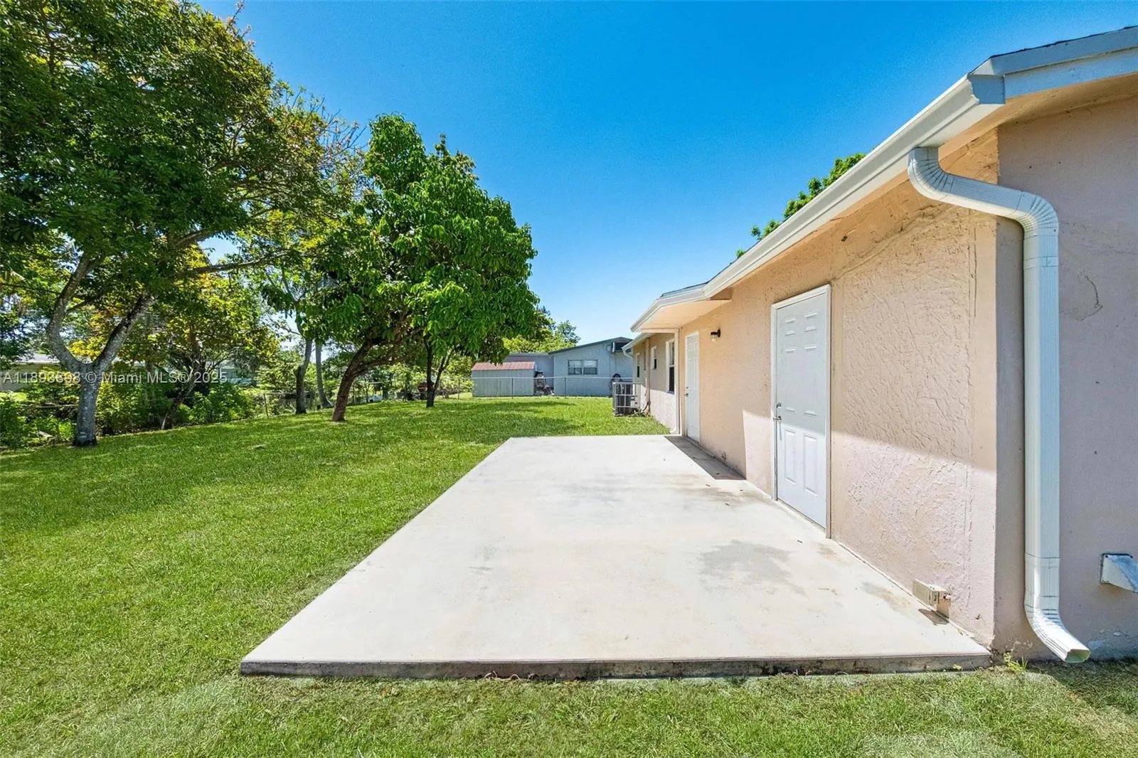1560 NW Sunset Strip