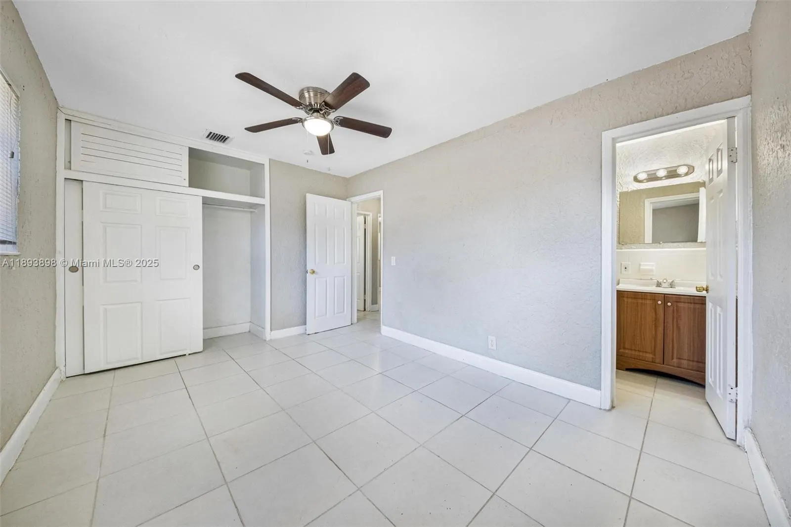 1560 NW Sunset Strip
