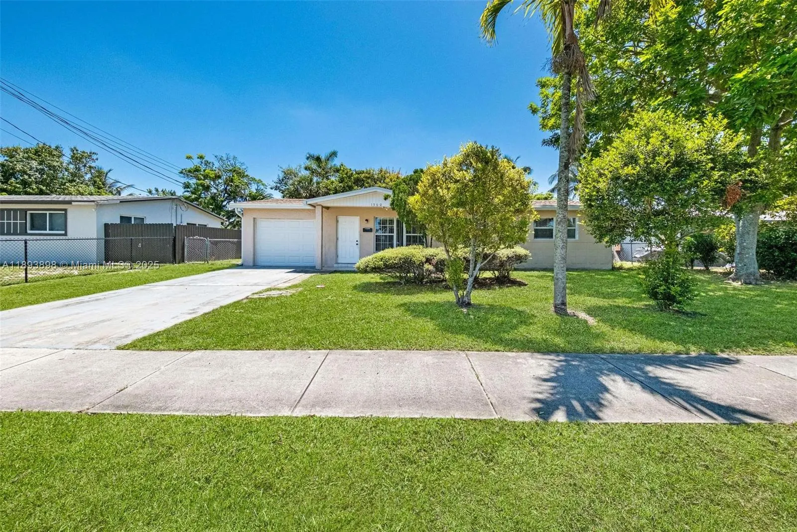 1560 NW Sunset Strip