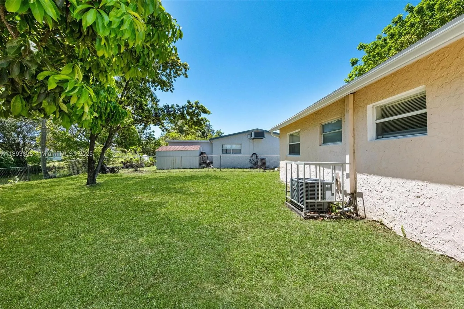 1560 NW Sunset Strip