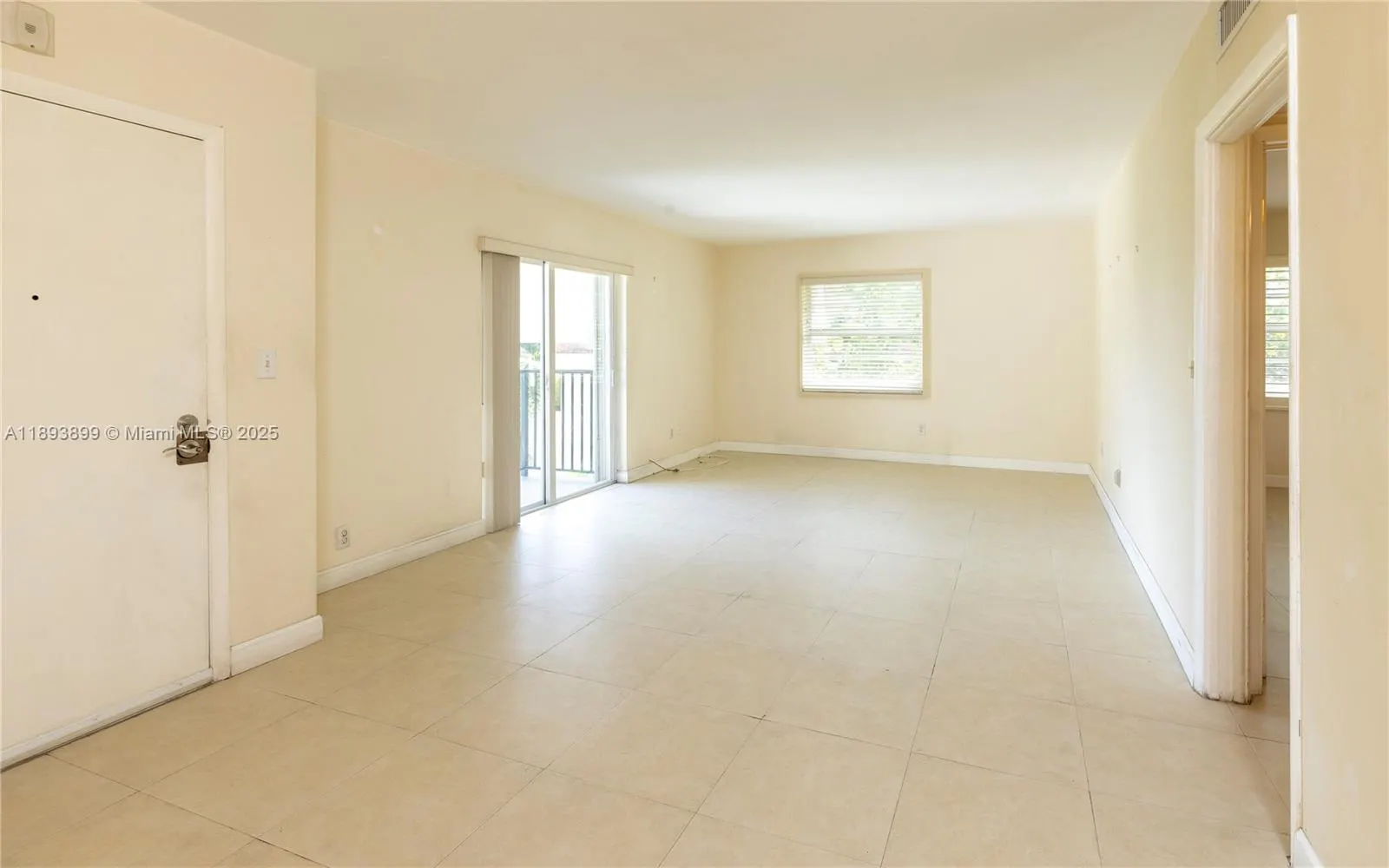 6815 Edgewater Dr, #309