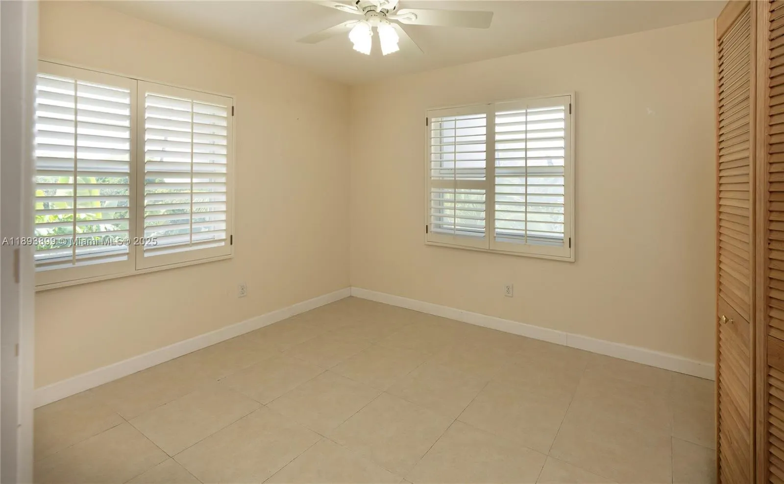 6815 Edgewater Dr, #309