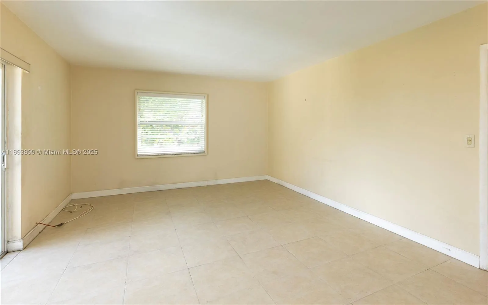 6815 Edgewater Dr, #309