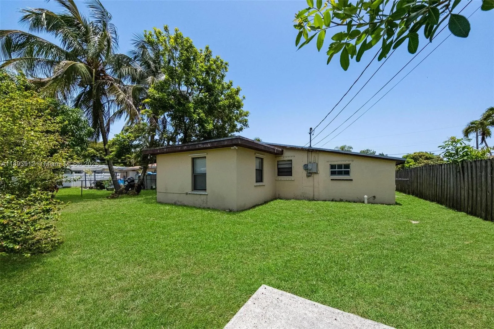 2130 Acapulco Dr