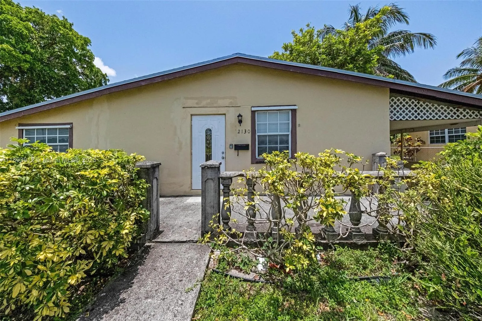 2130 Acapulco Dr