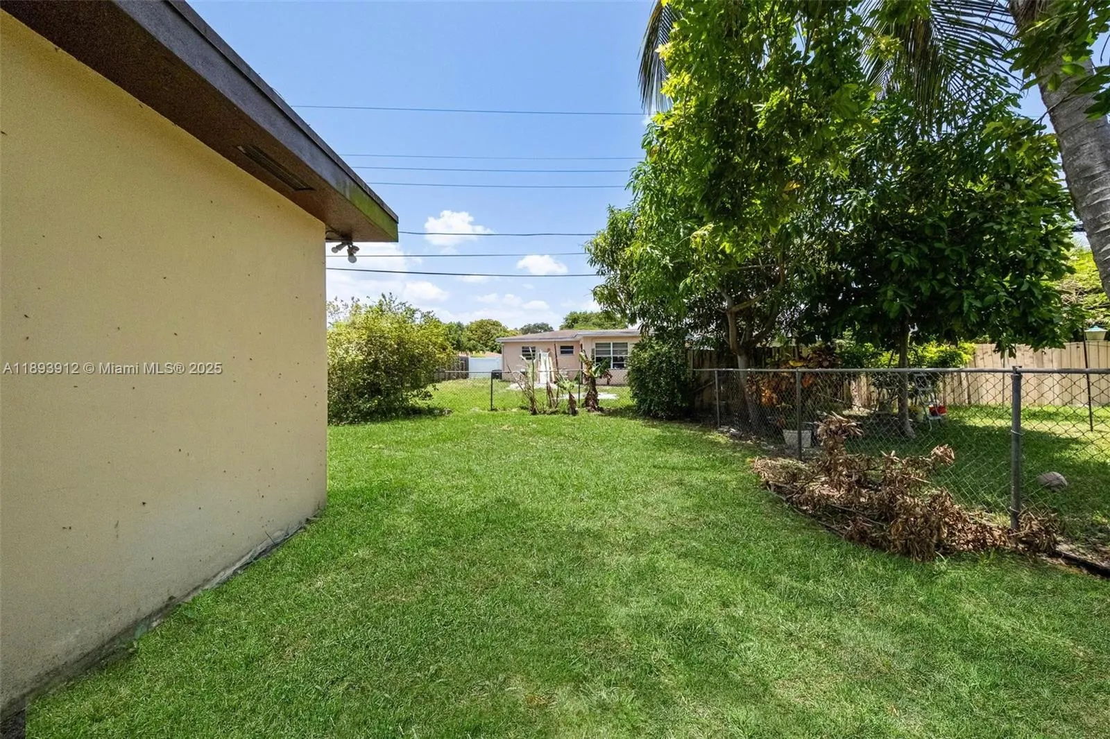 2130 Acapulco Dr