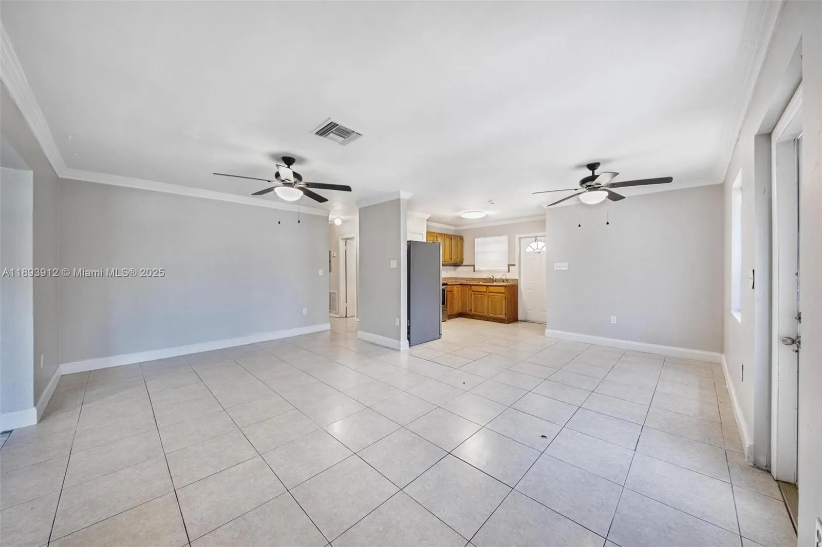 2130 Acapulco Dr