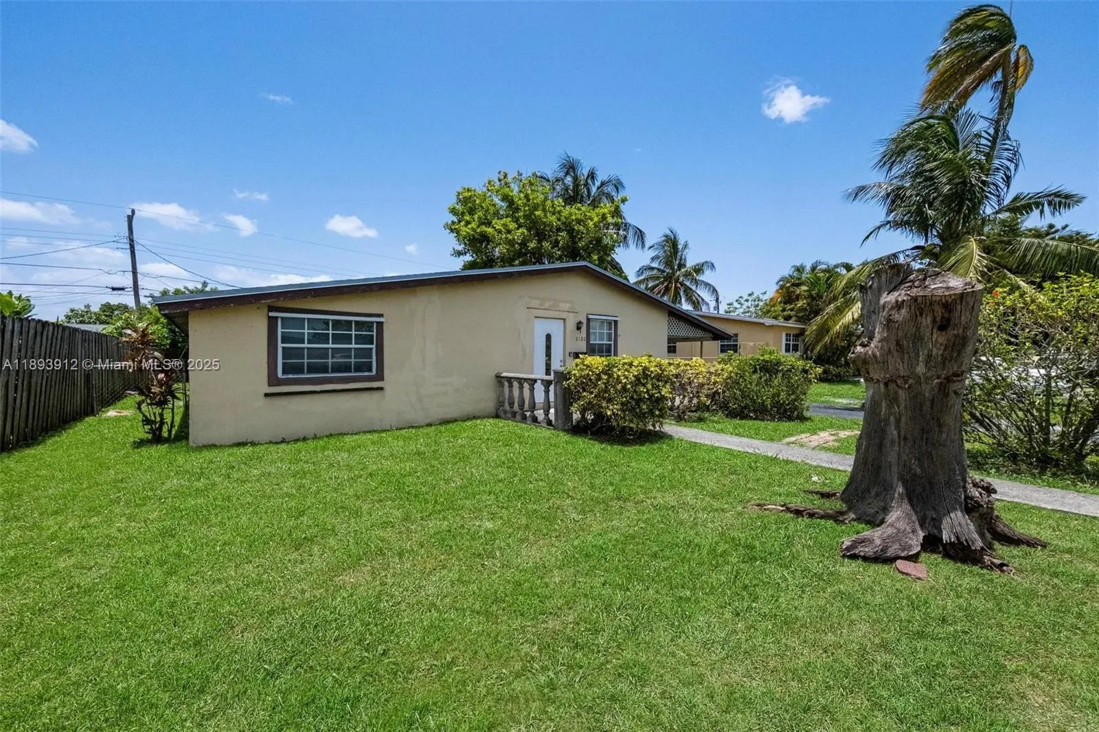 2130 Acapulco Dr