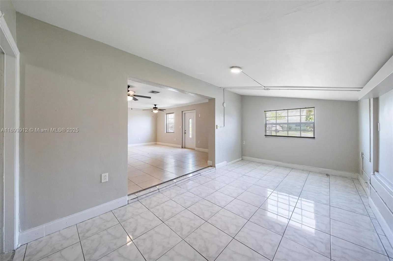 2130 Acapulco Dr