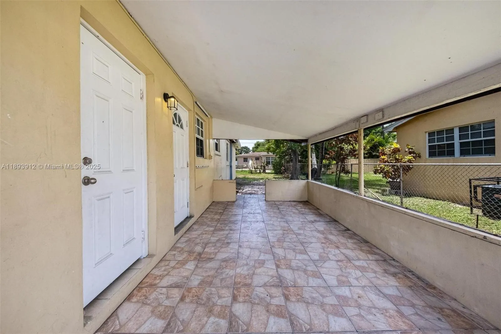2130 Acapulco Dr
