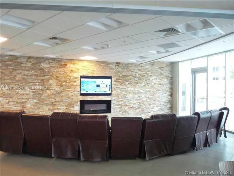 1750 N Bayshore Dr, #2501