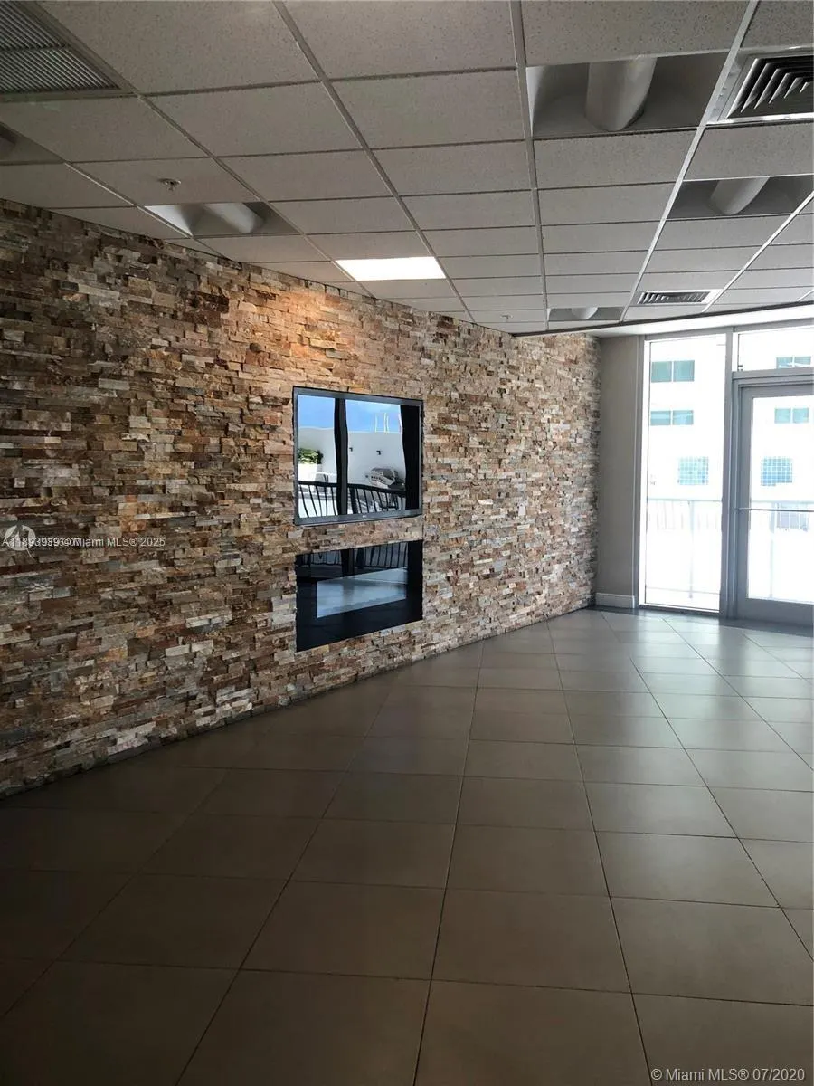 1750 N Bayshore Dr, #2501