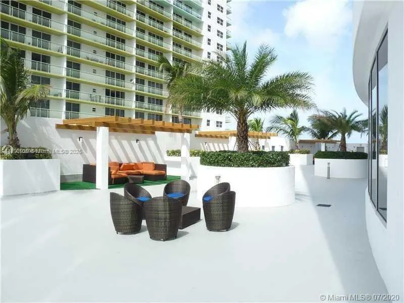 1750 N Bayshore Dr, #2501