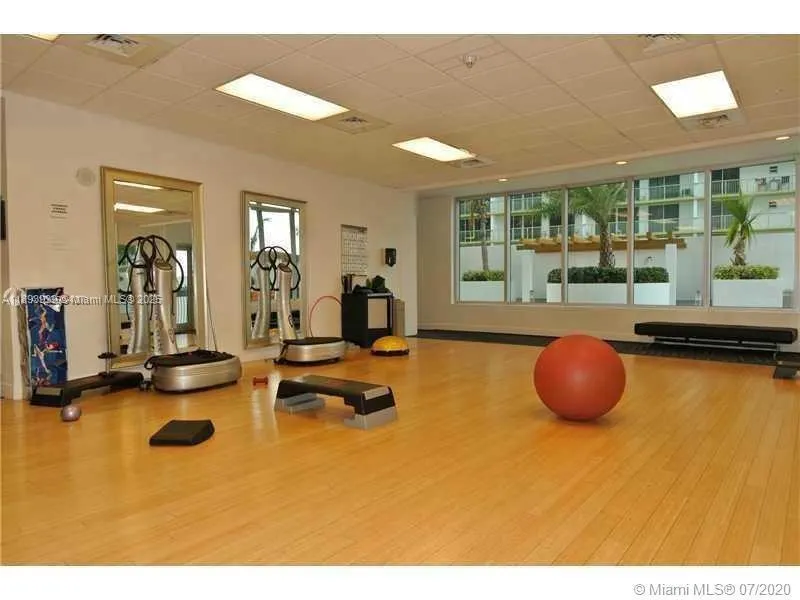 1750 N Bayshore Dr, #2501