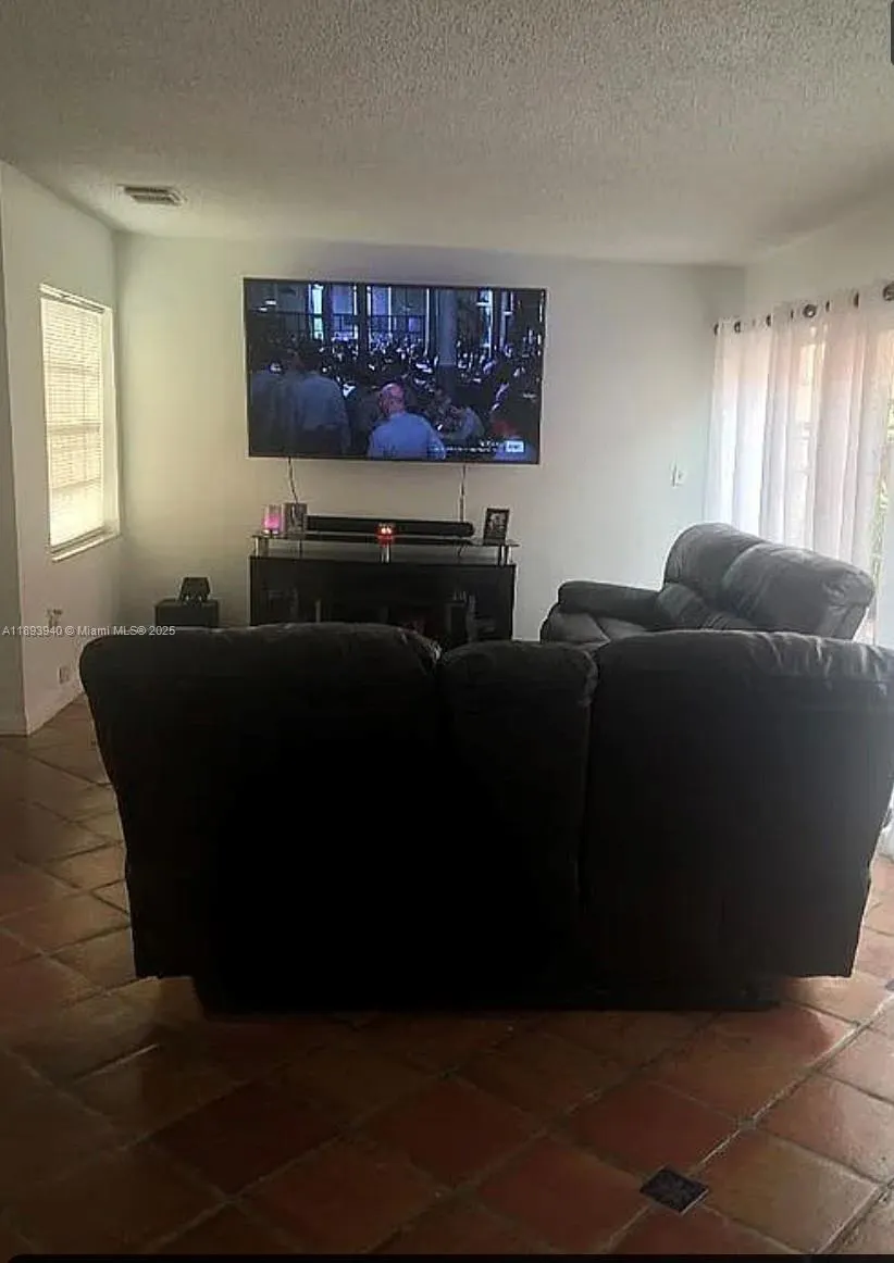 1045 NW 126th Pl