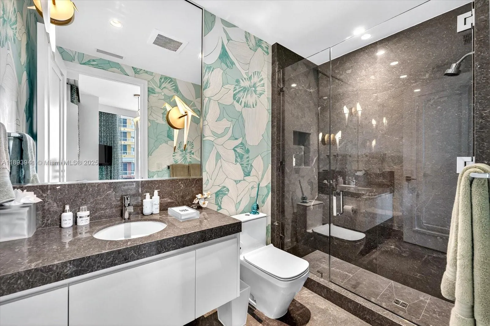 17901 Collins Ave, #1804