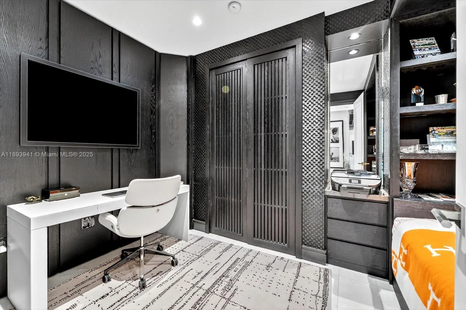 17901 Collins Ave, #1804