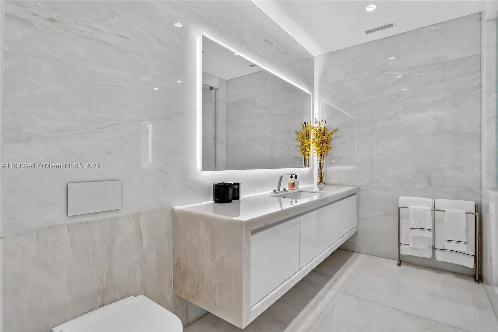 17901 Collins Ave, #1804