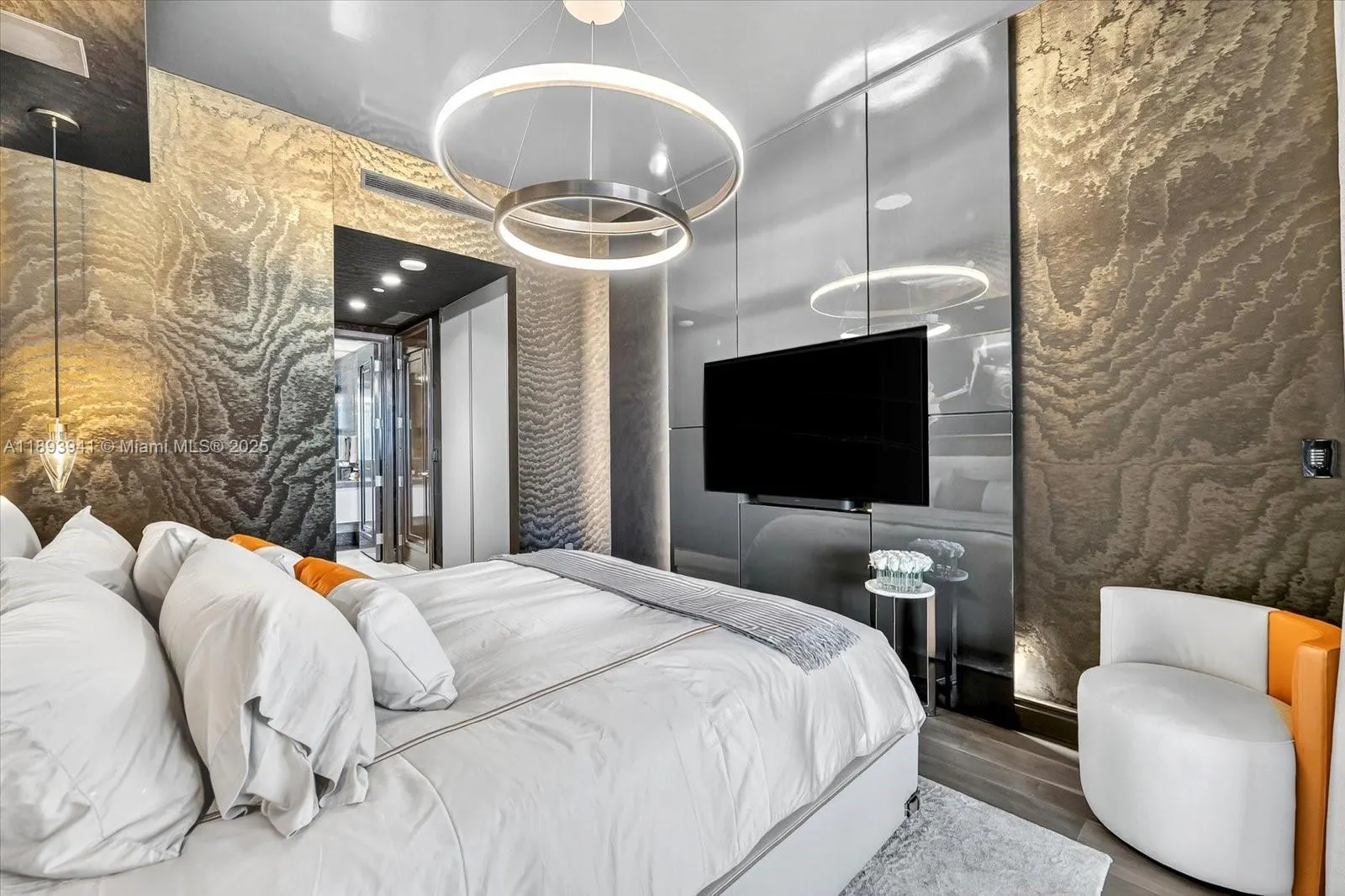 17901 Collins Ave, #1804