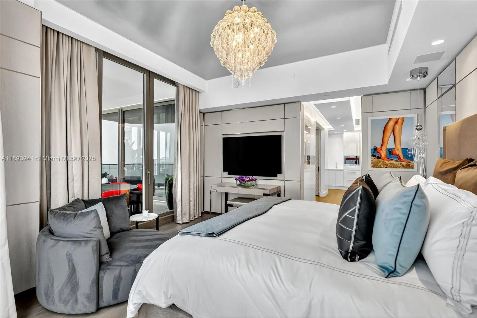 17901 Collins Ave, #1804