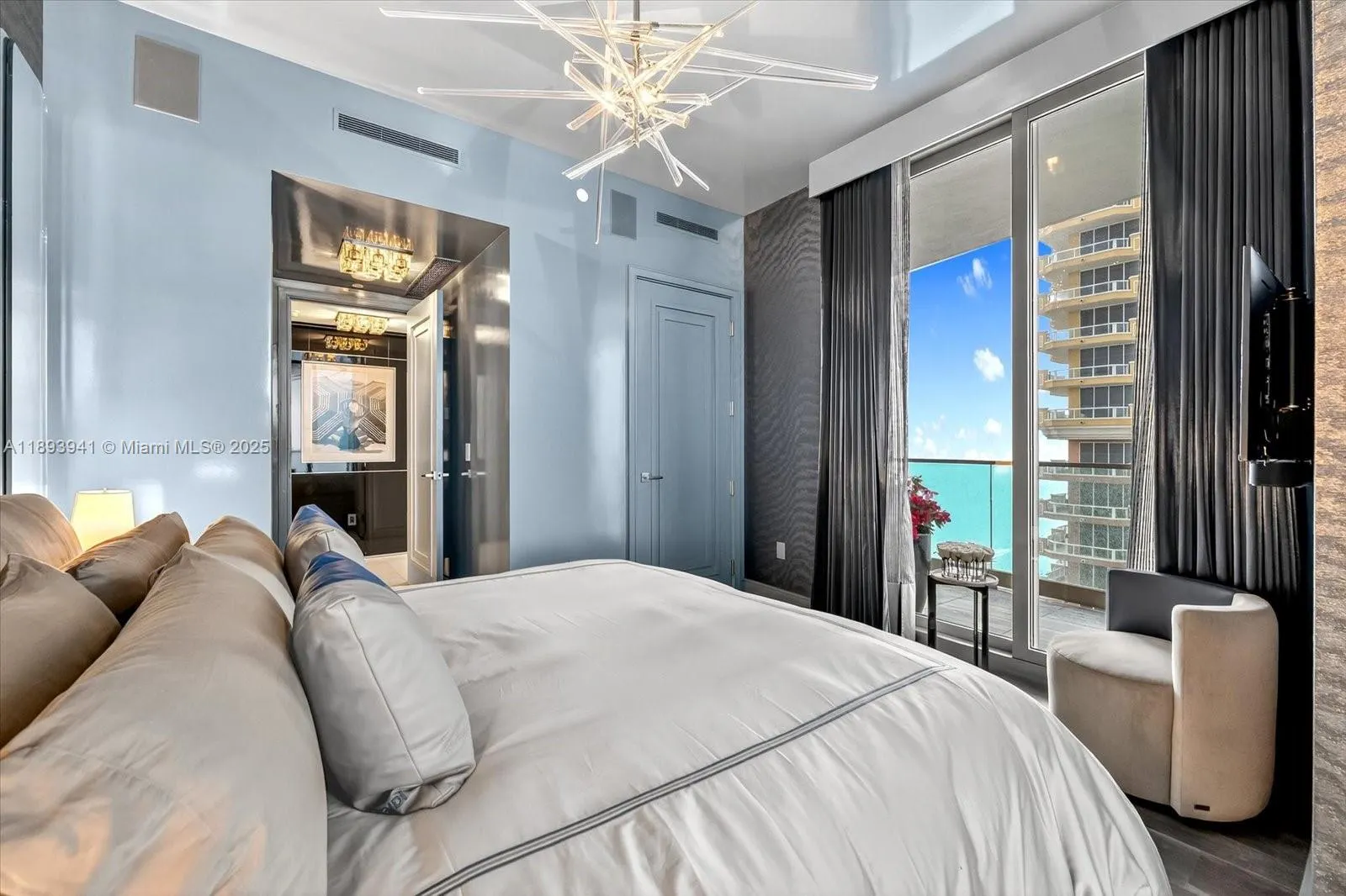 17901 Collins Ave, #1804
