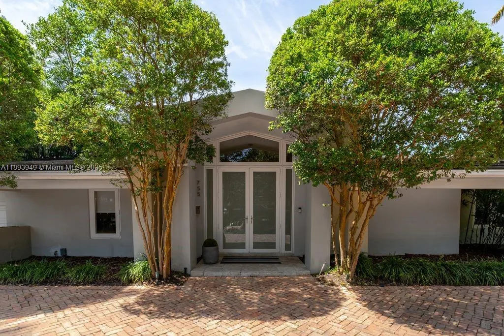 755 Blue Rd