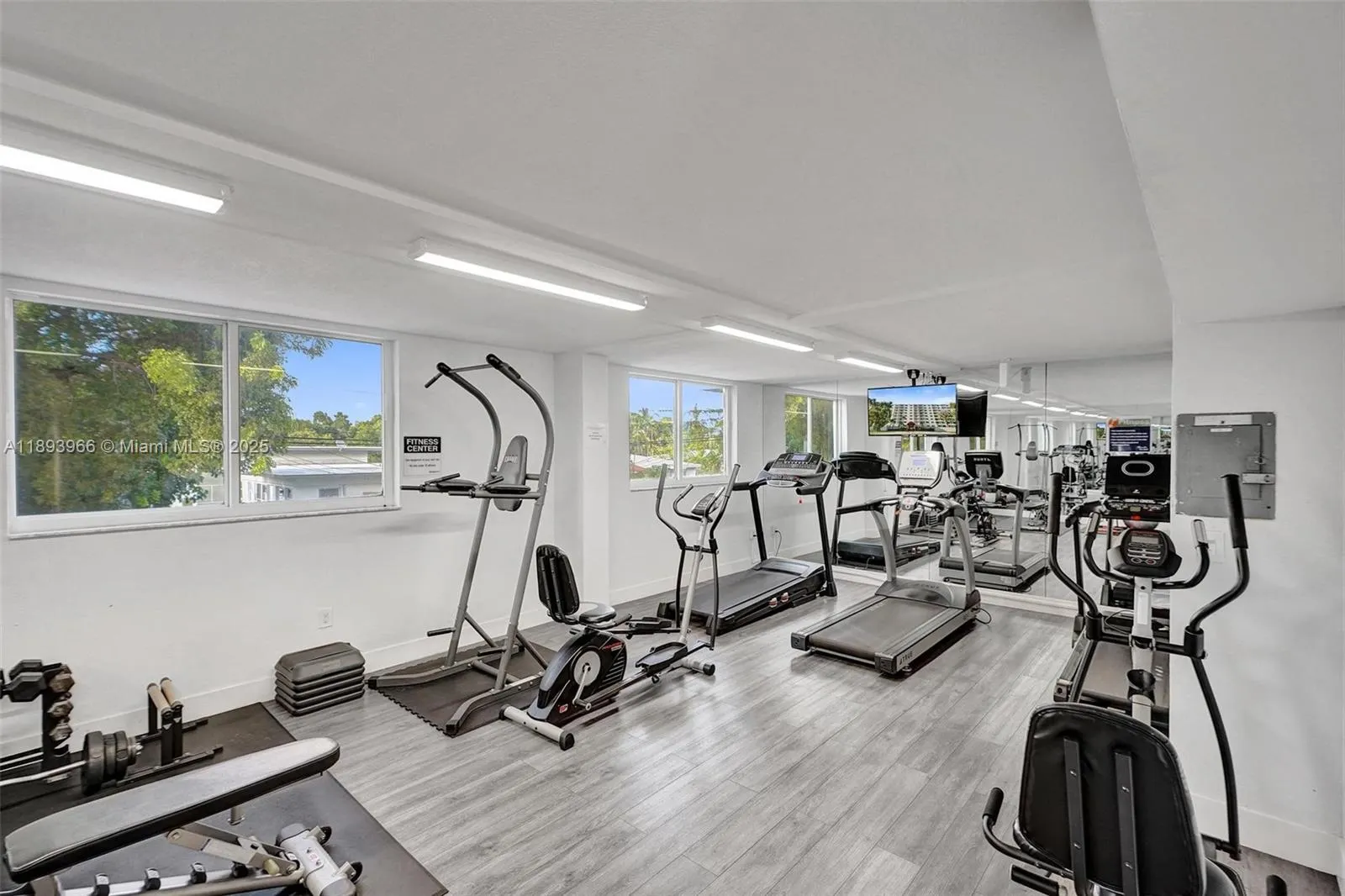 1251 NE 108th St, #610