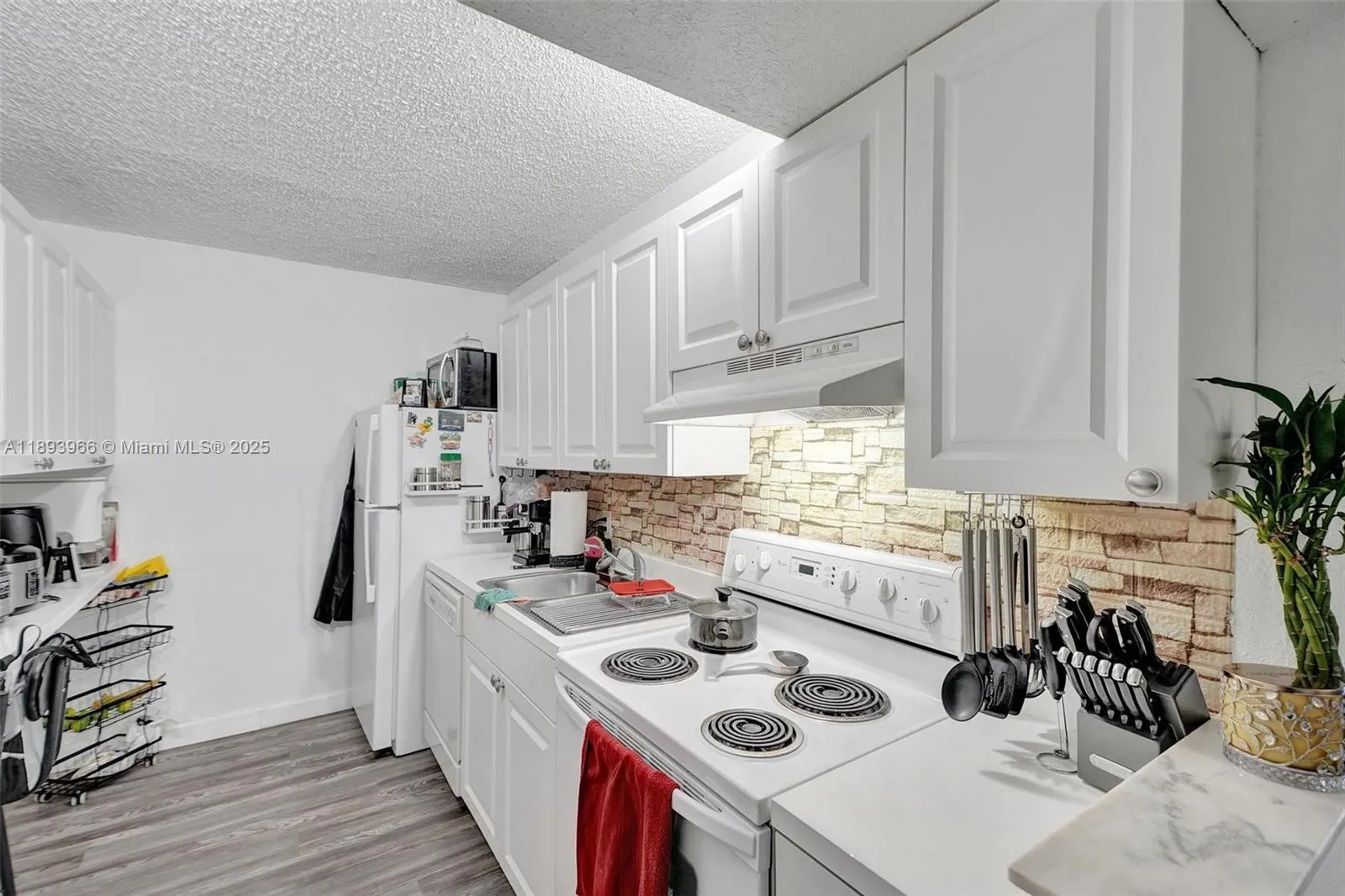 1251 NE 108th St, #610