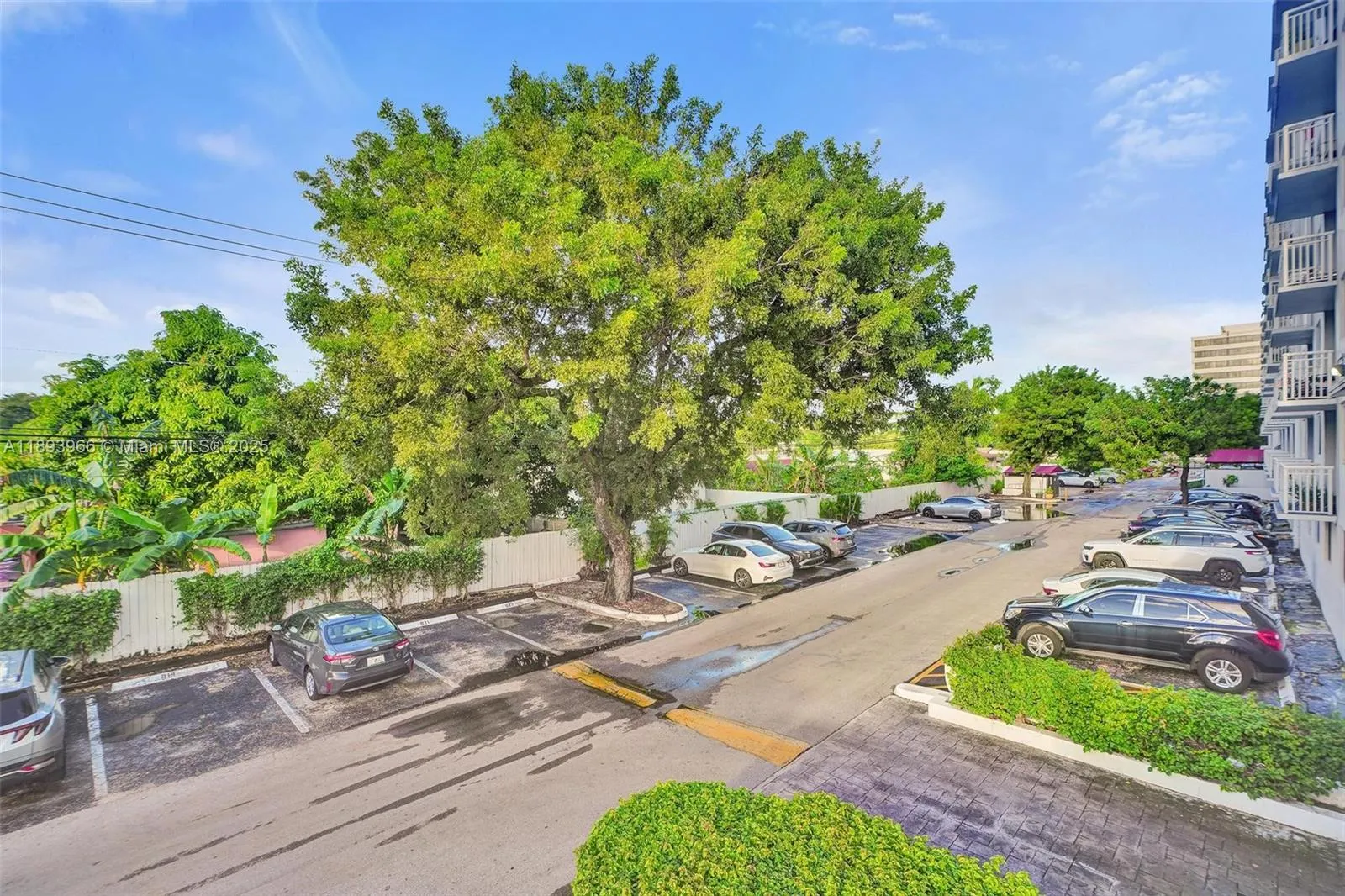 1251 NE 108th St, #610