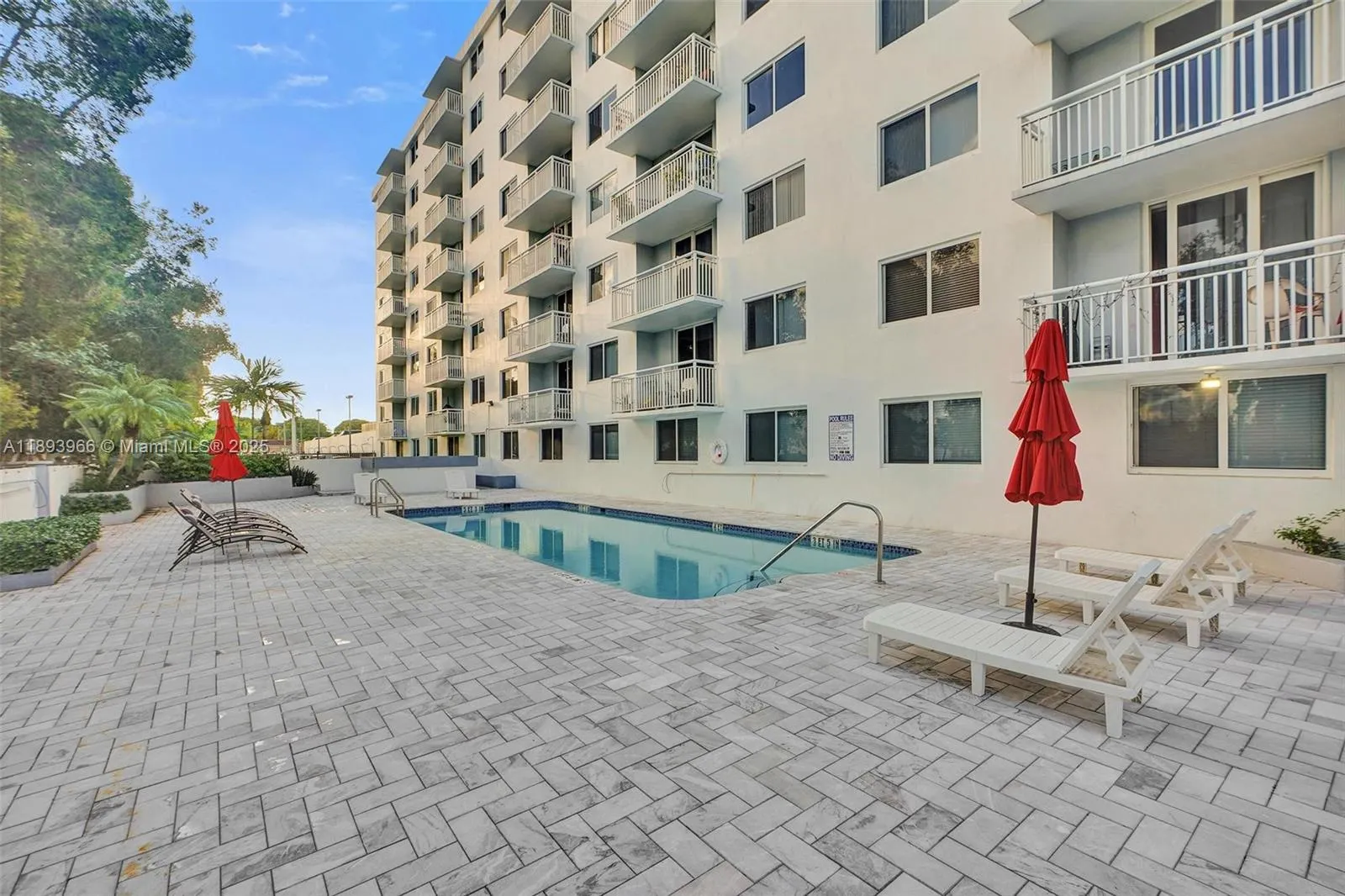 1251 NE 108th St, #610