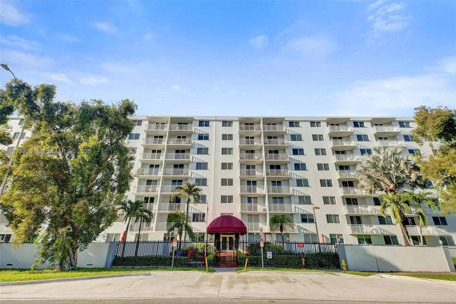 1251 NE 108th St, #610