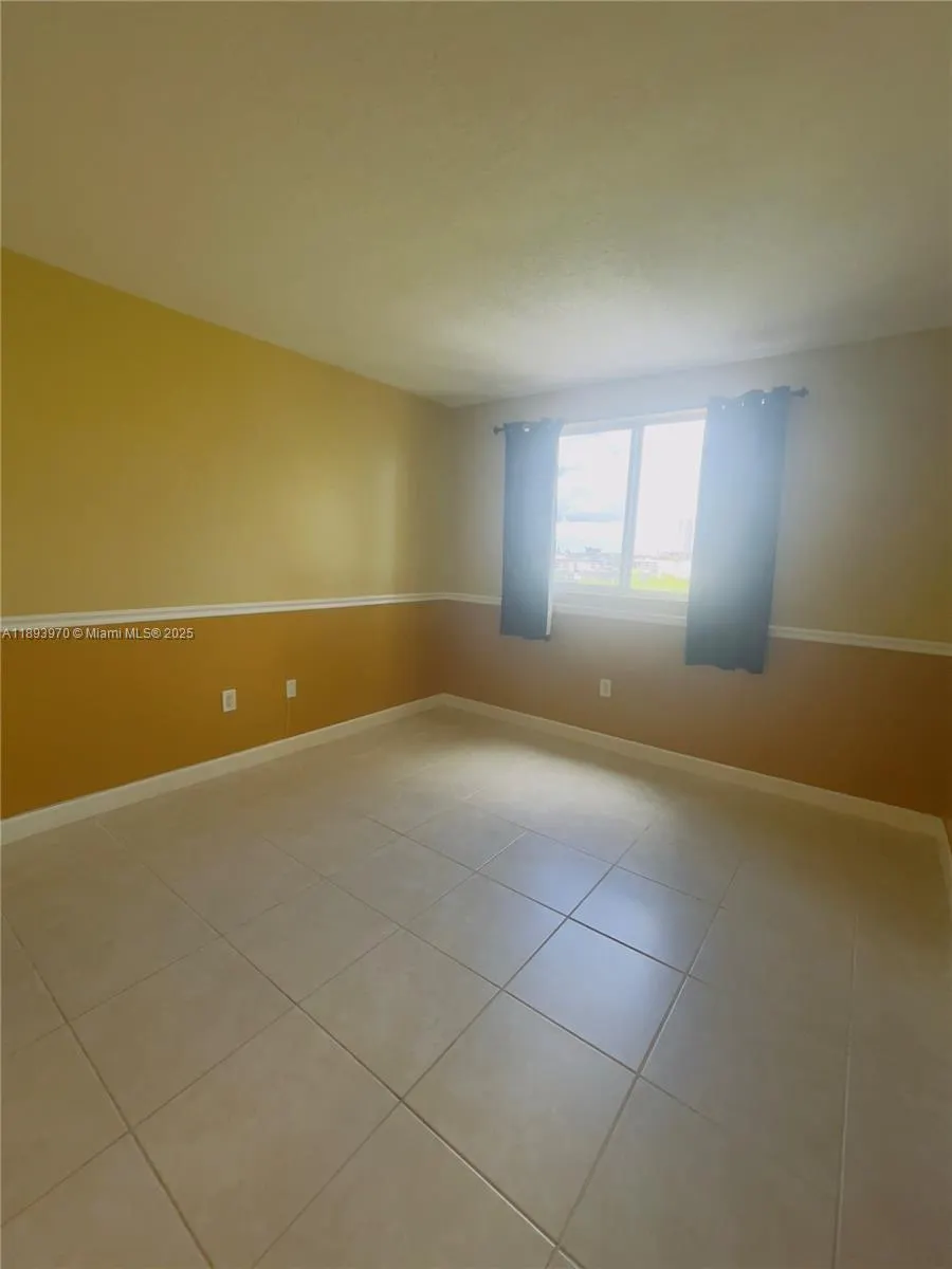201 Golden Isles Dr, #510